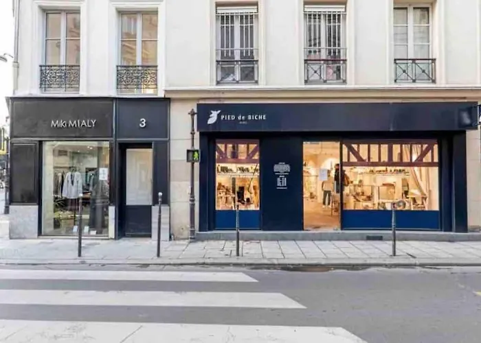 Marais - Bright One-bedroom Decorated With Taste *