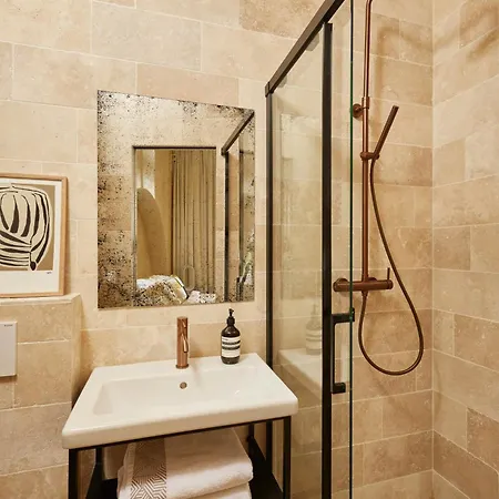 Апартаменты Marais - Bright One-bedroom Decorated With Taste *