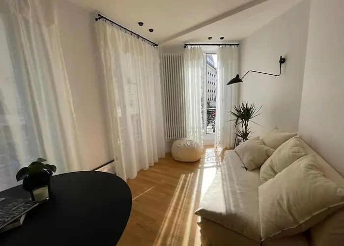 Marais - Bright One-bedroom Decorated With Taste * 巴黎